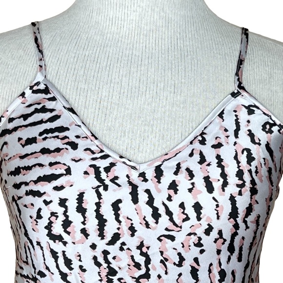 Calvin Klein Jeans Women’s Satin Animal Print XS Cami NWT - Picture 2 of 15